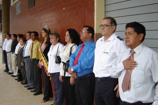 Parte de las Autoridades que asistieron a la Inauguración del Momento Cívico, donde observamos al Vicealcalde, José Gallardo Moscoso.